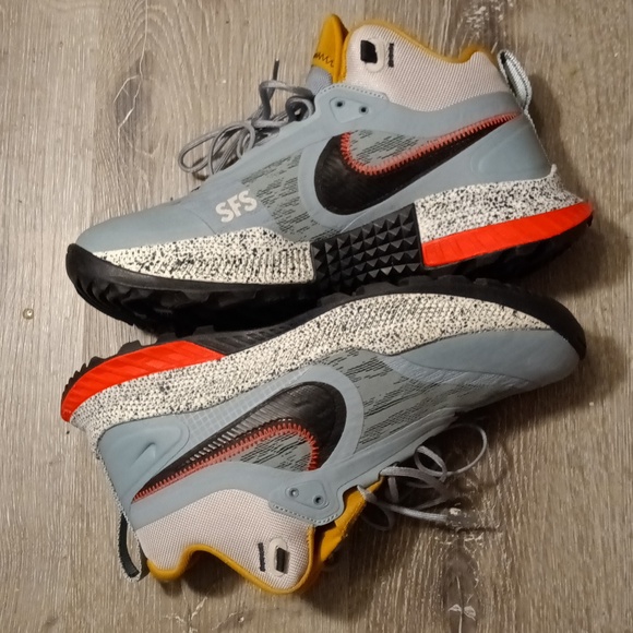 Men's Nike Boot SFS, Size 11 - Picture 2 of 3